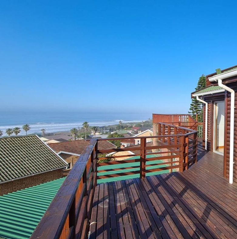 4 Bedroom Property for Sale in Winterstrand Eastern Cape